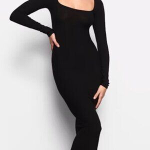 SKIMS Soft Lounge-Style Long Sleeve Maxi, Black, M, NWT